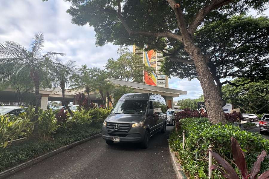 Hawaii Airport Shuttle and Tours